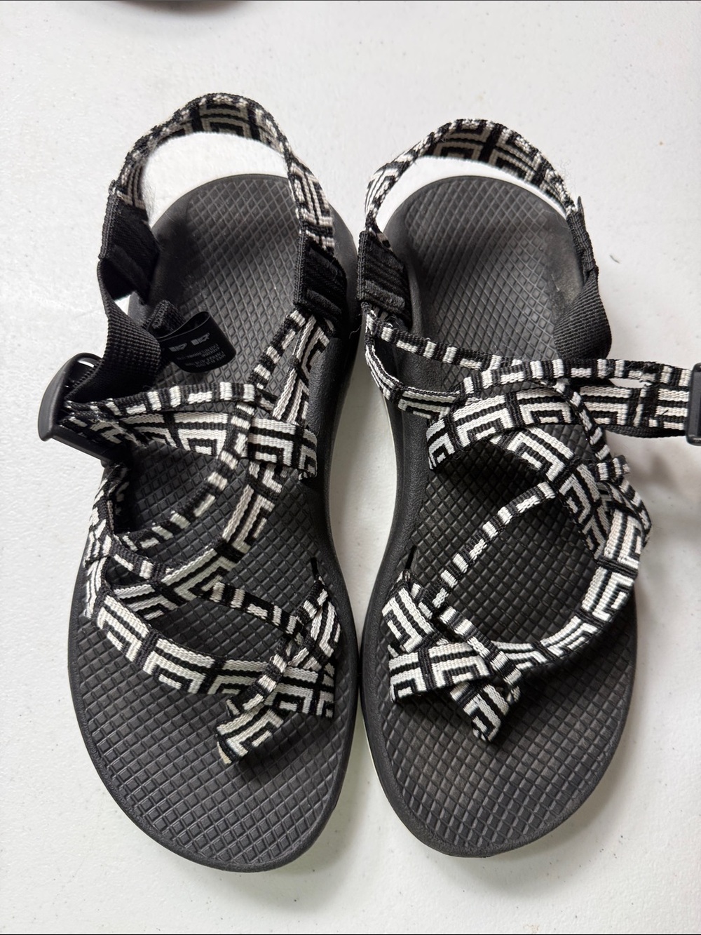 Chaco Womenโs Black & White Geometric Strap Sandals